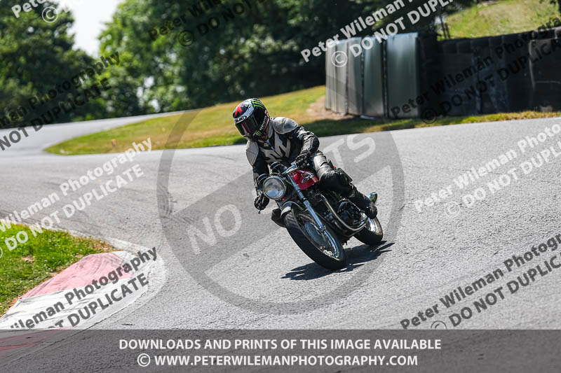 cadwell park;cadwell park photographs;cadwell trackday photographs;enduro digital images;event digital images;eventdigitalimages;peter wileman photography;racing digital images;trackday digital images;trackday photos